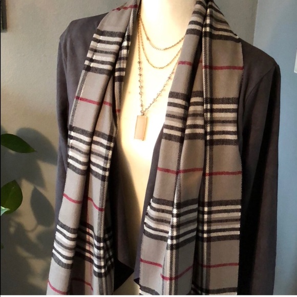 New! 💯 Cashmere Classic Gray Plaid Scarf - Picture 3 of 3